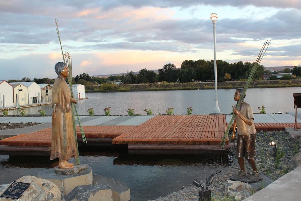 Clover Island Inn Кенневік Екстер'єр фото