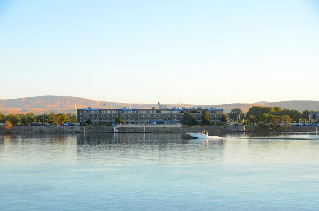 Clover Island Inn Кенневік Екстер'єр фото